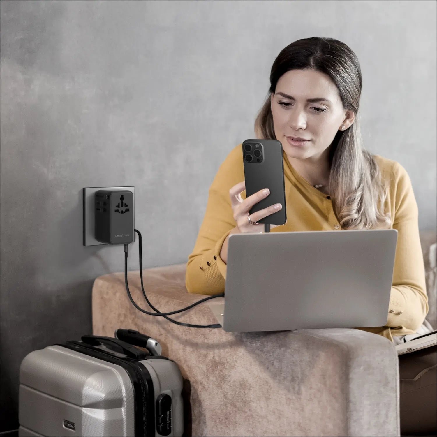 1-World²⁺ 4-Port Mini Universal Travel GaN Charger with Built-In Retractable Cable 100W with Dual AC - Image 7